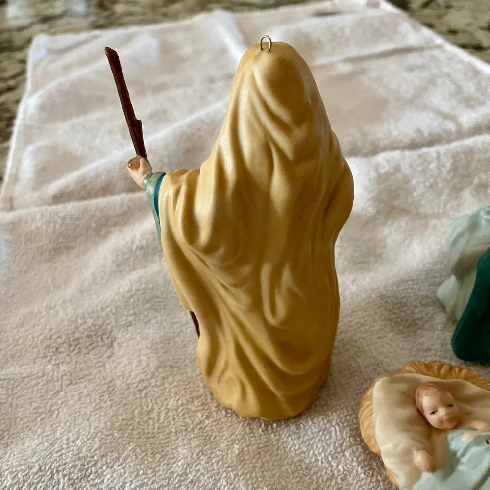 Hallmark Keepsake Ornaments The Holy Family Blessed Nativity Collection 1998